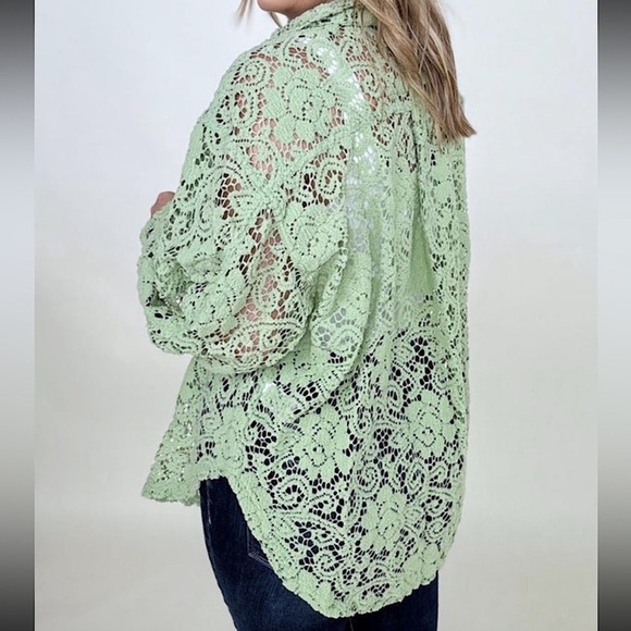 🆕🌿🤎BIBI: TAUPE Oversized Lace Shacket SMALL •SEE VIDEO• - Picture 8 of 12